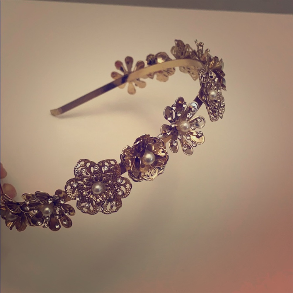 Gold and silver hairpiece